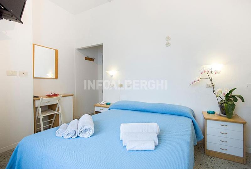 B&B Hotel Lucciola กัตตอลิกา ภายนอก รูปภาพ