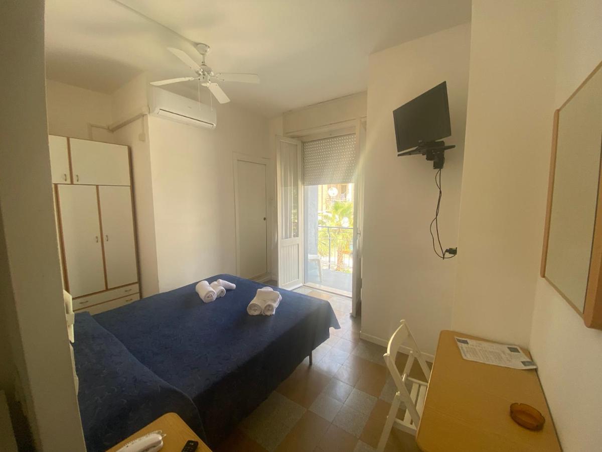 B&B Hotel Lucciola กัตตอลิกา ภายนอก รูปภาพ