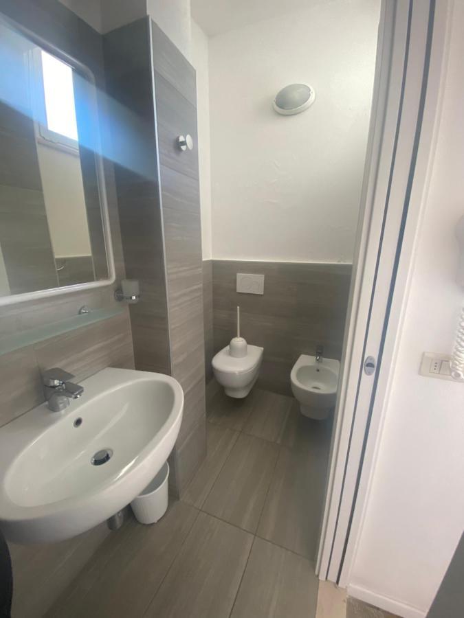 B&B Hotel Lucciola กัตตอลิกา ภายนอก รูปภาพ
