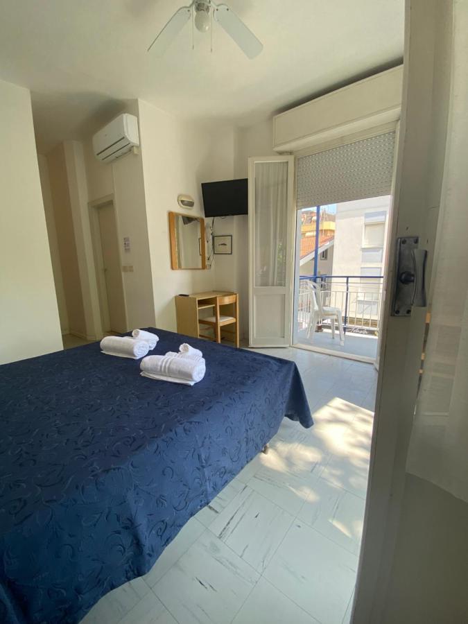 B&B Hotel Lucciola กัตตอลิกา ภายนอก รูปภาพ