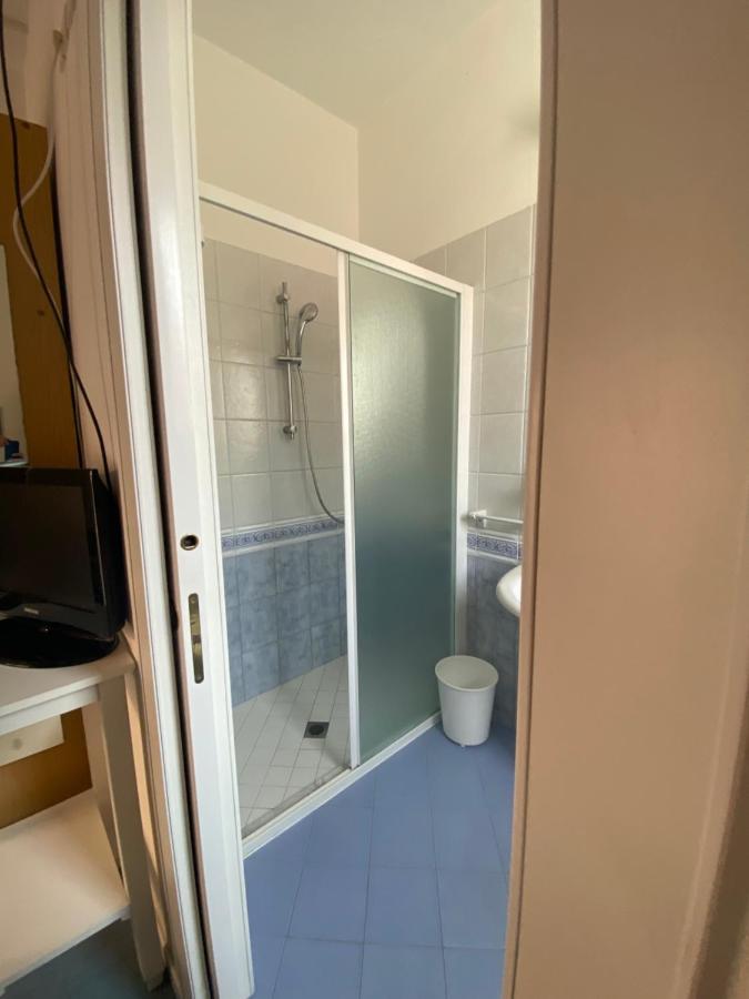 B&B Hotel Lucciola กัตตอลิกา ภายนอก รูปภาพ